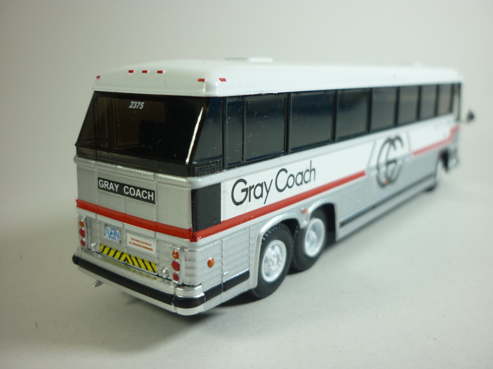 Iconic Replicas 1:87 MCI 9 Crusader II Bus Gray Coach Canada USA