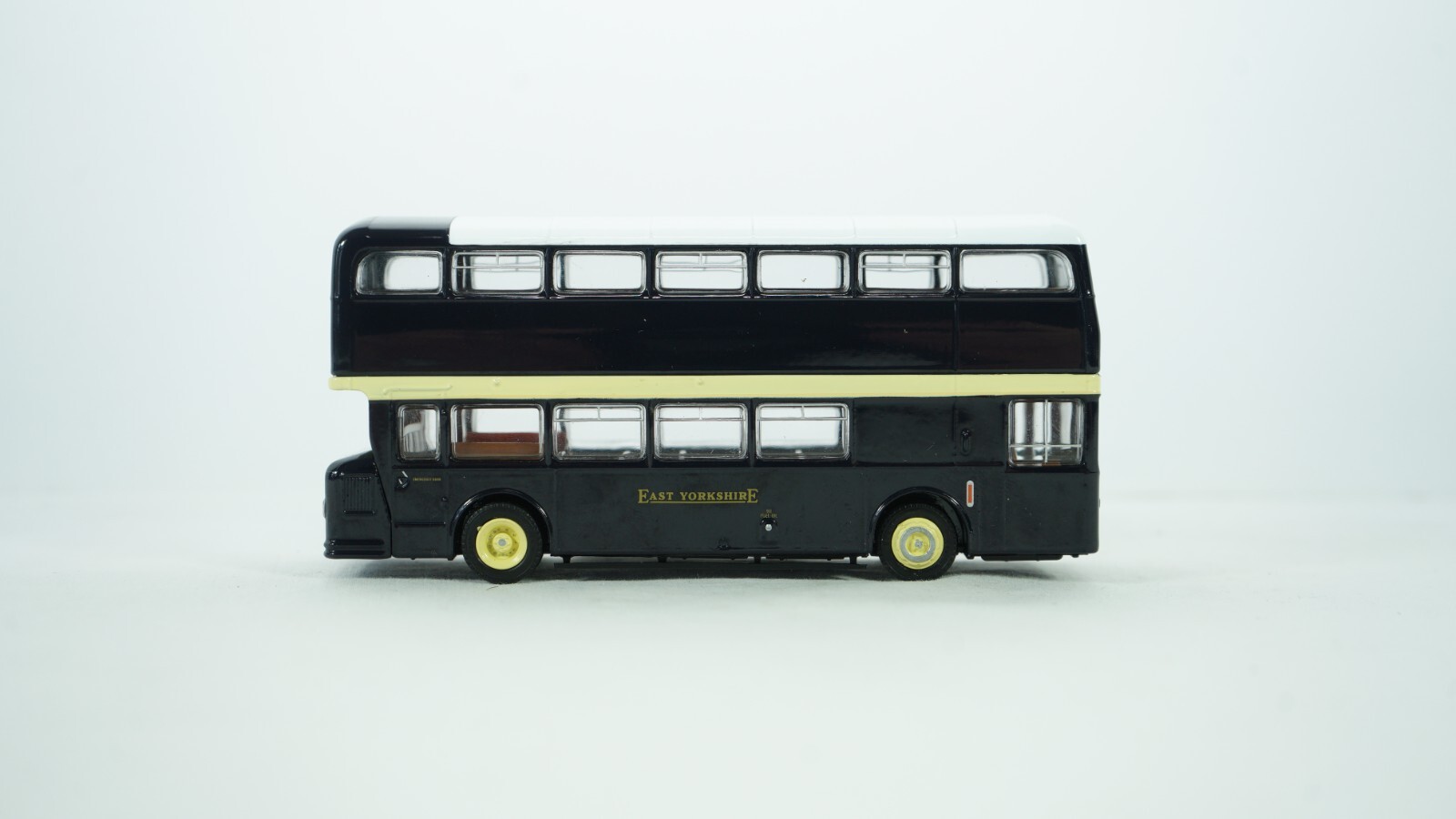 EFE Gilbow 1/76 Daimler MCW Fleetline East Yorkshire D/Deck Bus Item 18012 G3