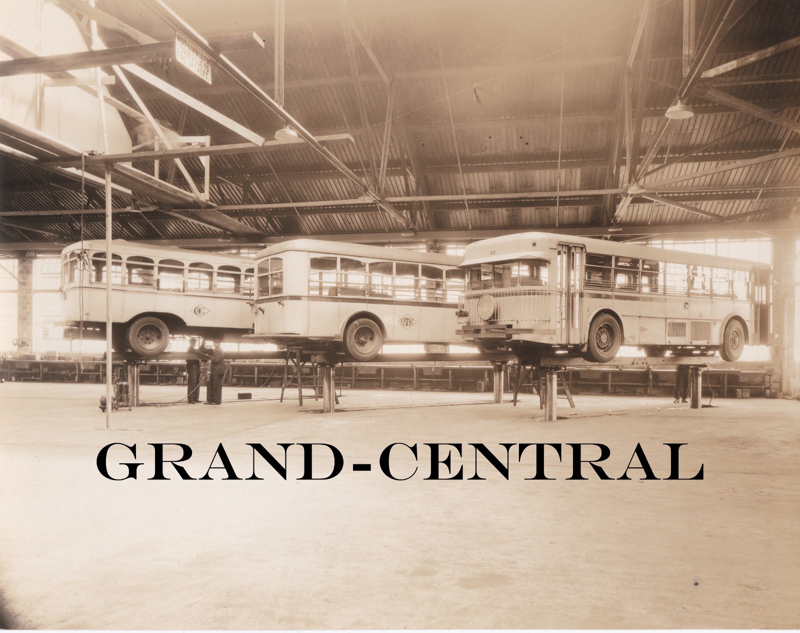 ORIGINAL TTC TORONTO TRANSIT COMMISSION BUS PHOTO REPAIR SHOP GARAGE CANADA #2