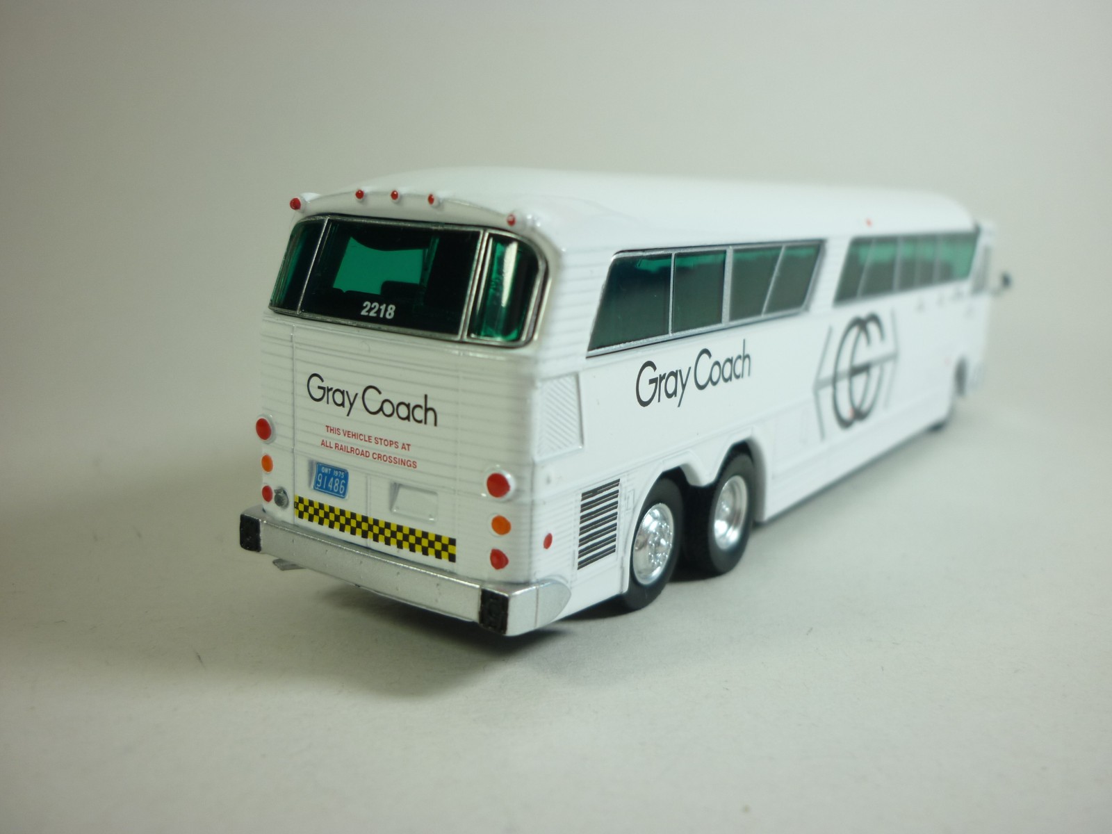 Iconic Replicas 1:87 MCI 7 Challenger Bus Gray Coach With OVP 87-0270