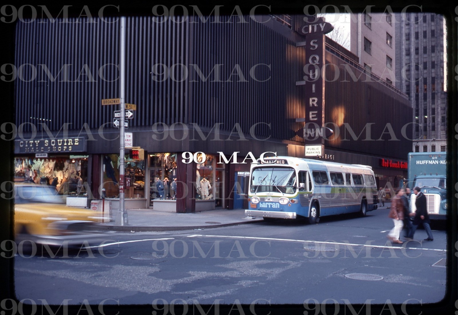 HARRAN TRANSPORTATION CO. GM COACH BUS #500. Babylon (NY). Original Slide 1976.