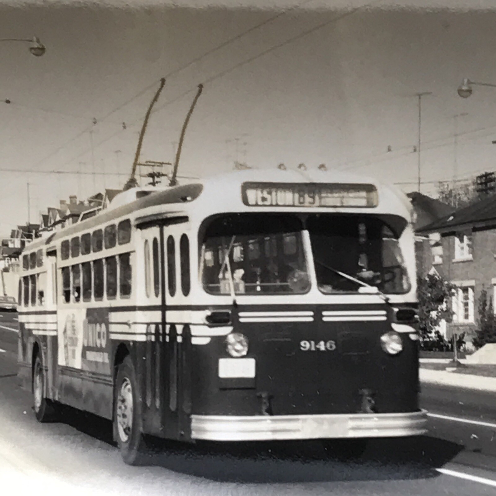 Trackless Trolley Bus Toronto Transit Commission TTC #9146 Route 89 Weston Photo
