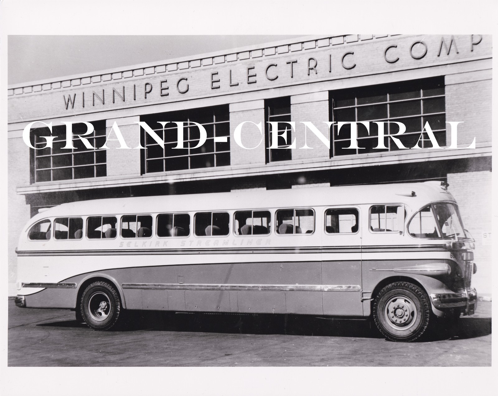 SELKIRK STREAMLINER BUS PHOTO WINNIPEG ELECTRIC COMPANY CANADA