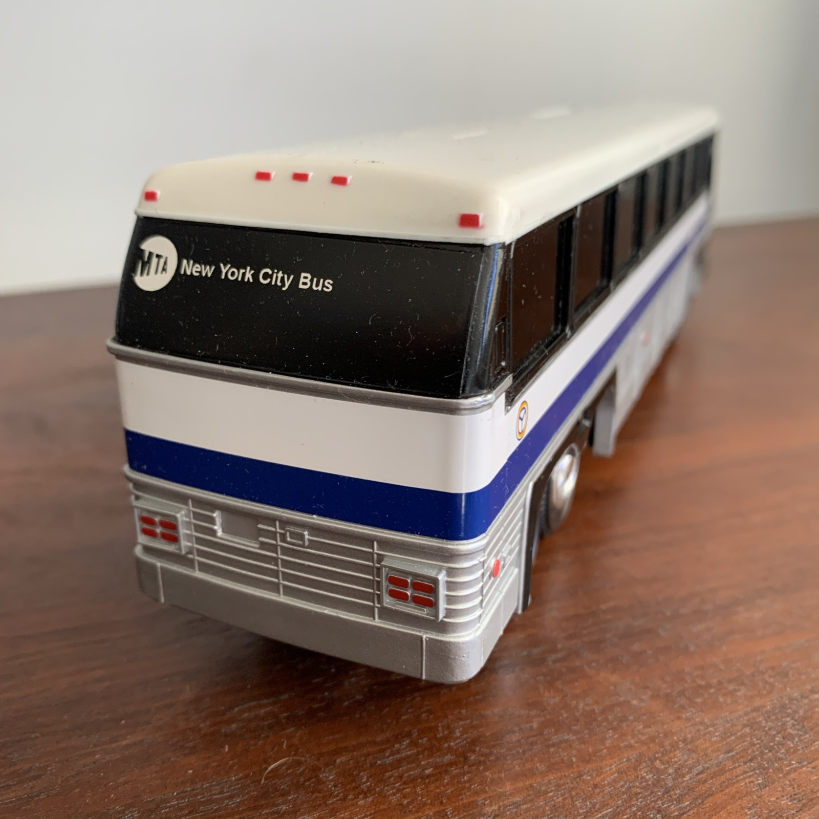Royal Coach MTA NYC Bus Bank Model. X1 Richmond Ave Express. Staten Island. 9.5”