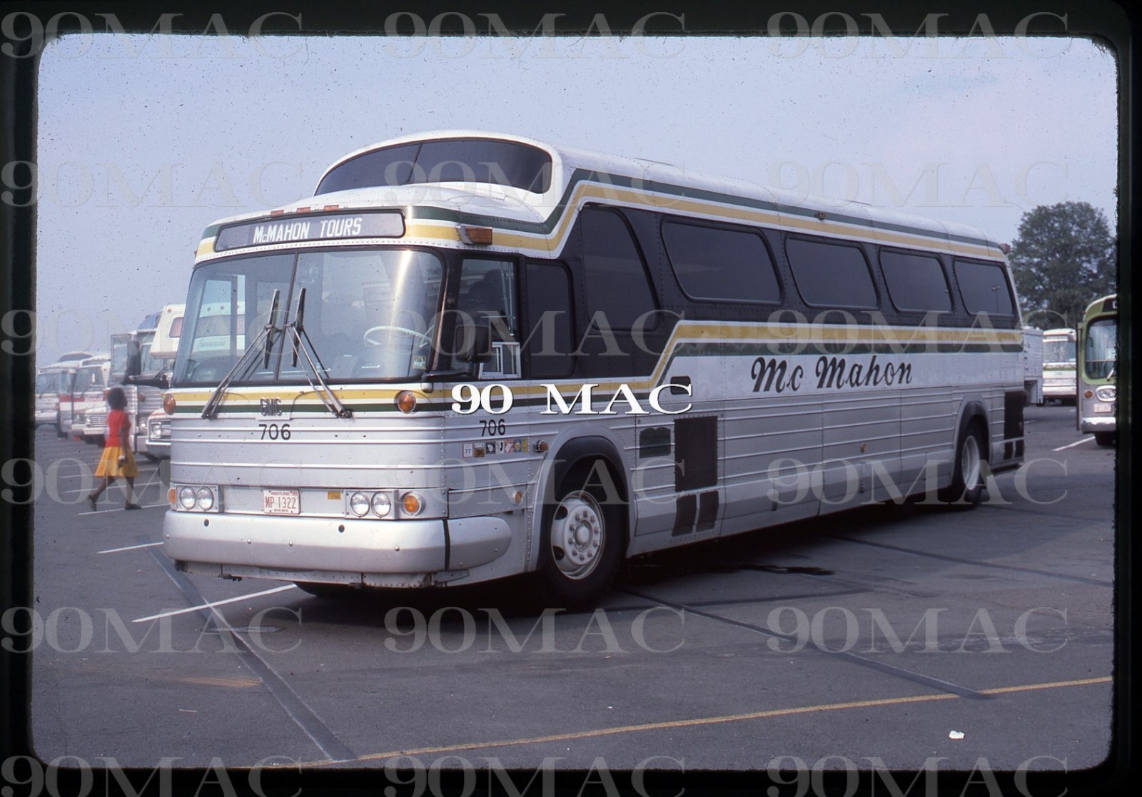 MC MAHON TOURS. GM COACH BUS #706. Doswell (VA). Original Slide 1977.