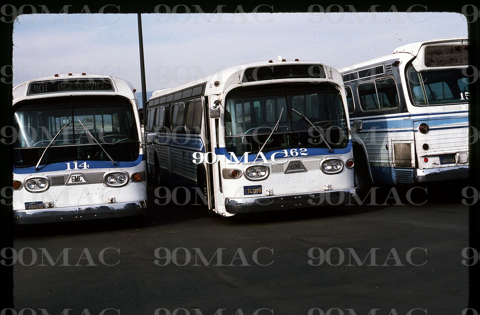 RIVERSIDE TRANSIT-RTA. GM COACH #114+162. Riverside (CA). Original Slide 1982.
