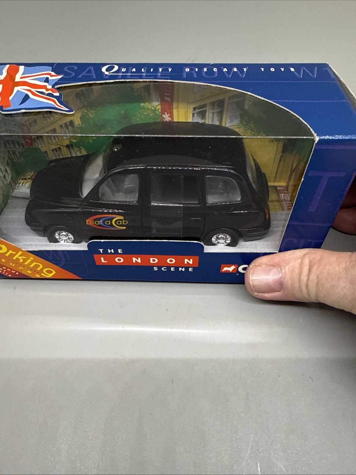 Corgi LTI London Taxi Dial a Cab Diecast Model 2000 Opening Doors Ramp