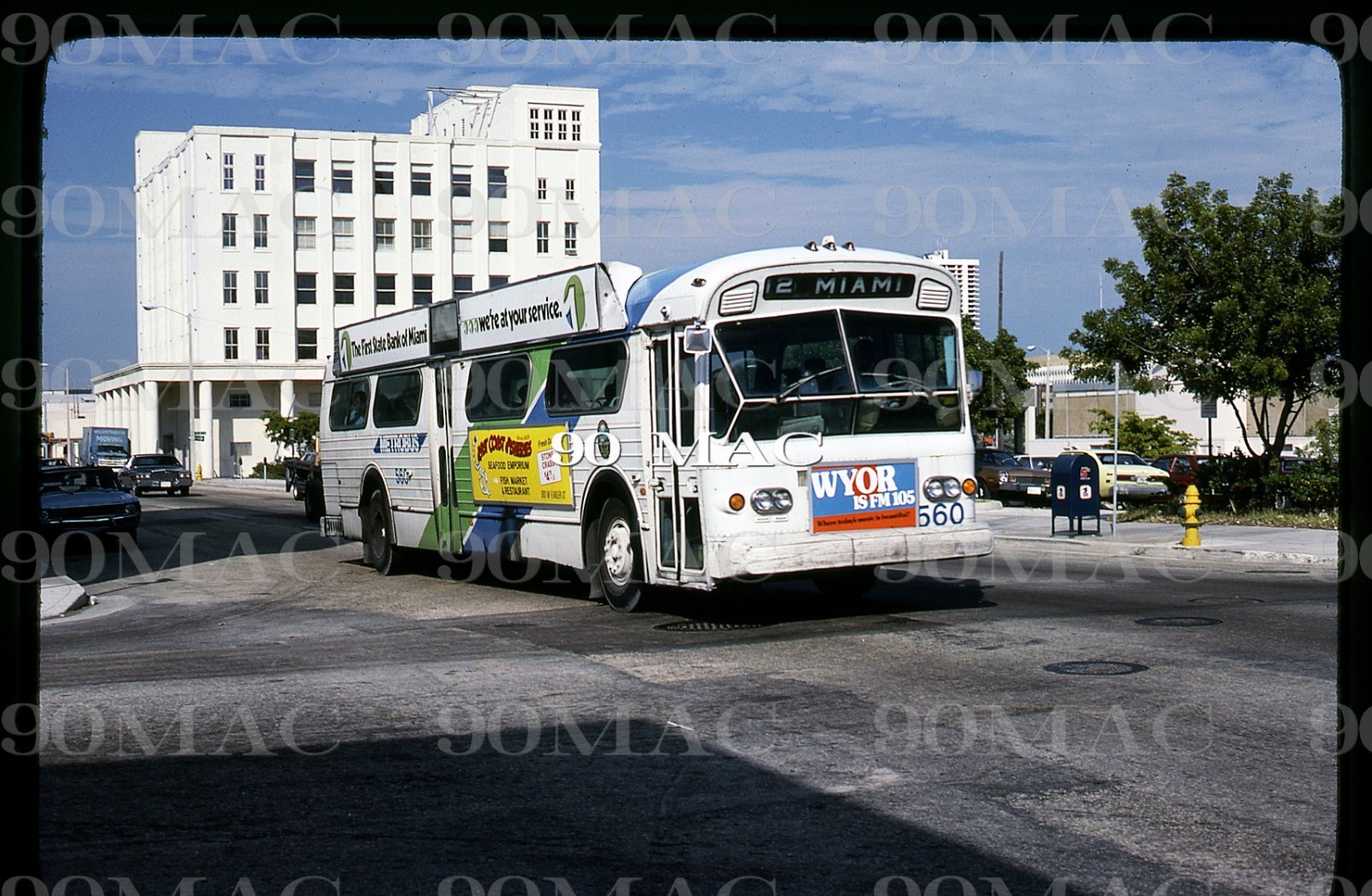 MIAMI-DADE TRANSIT. FLXIBLE BUS #560. Miami (FL). Original Slide 1981.
