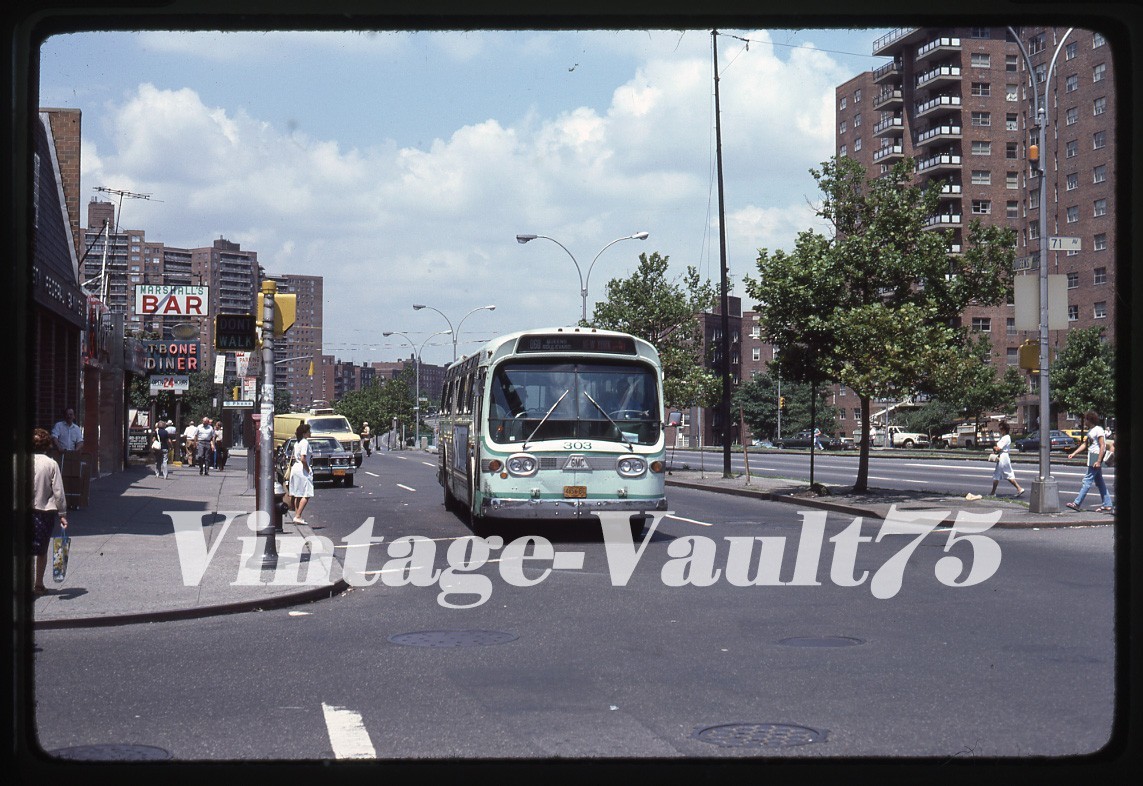 ORIGINAL SLIDE GREEN BUS LINES 303 NY NYC QUEENS KODACHROME 1981 Q60