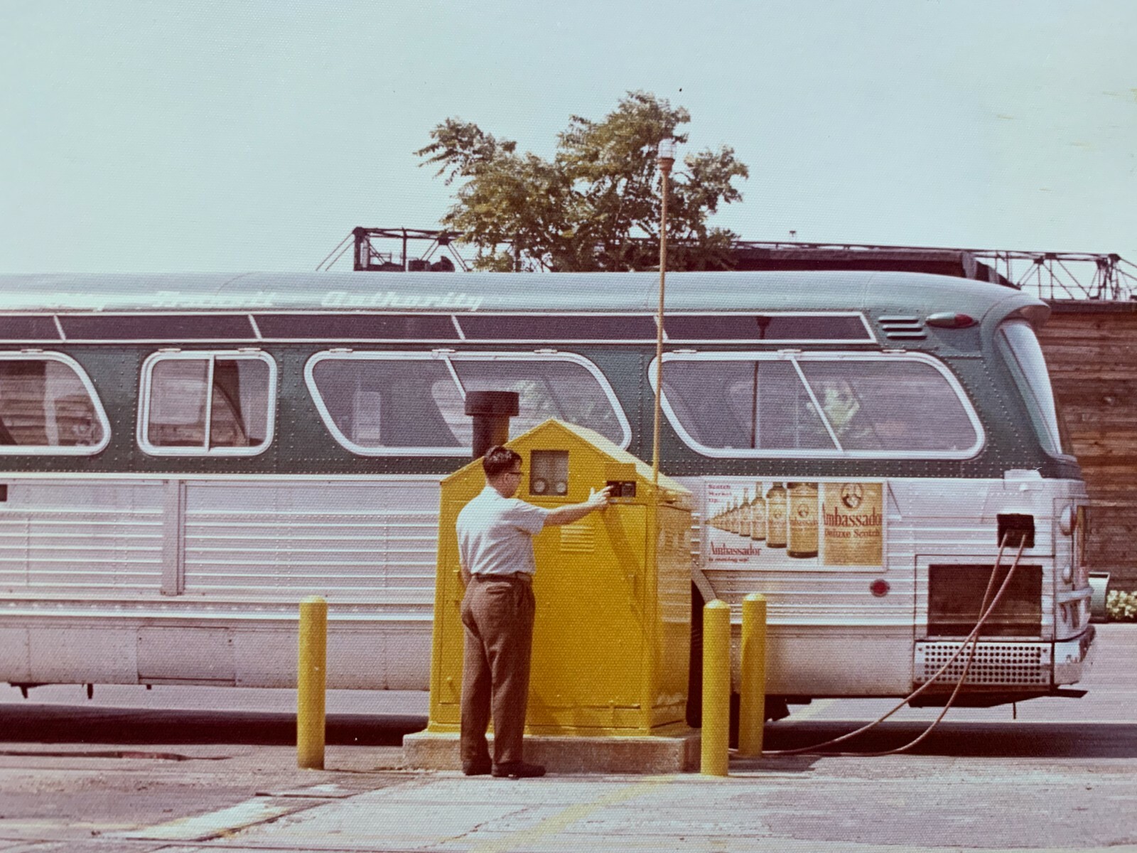 8X10 NYC NY BUS #3748 NEW YORK CITY TRANSIT AUTHORITY DRIVER GASSING UP IN YARD