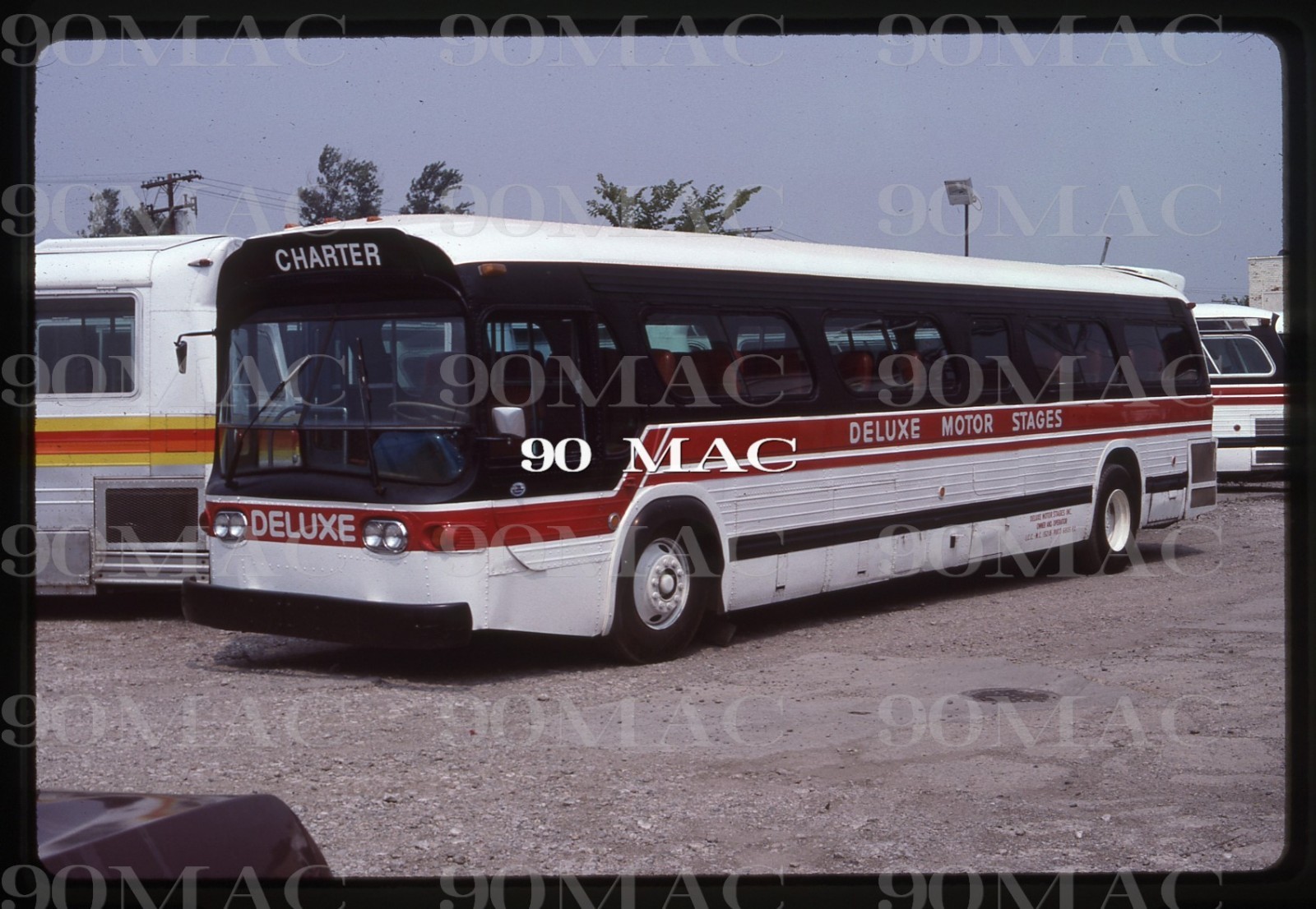 DELUXE MOTOR STAGES. GMDD BUS. Huntsville (ON). Original Slide 1987.