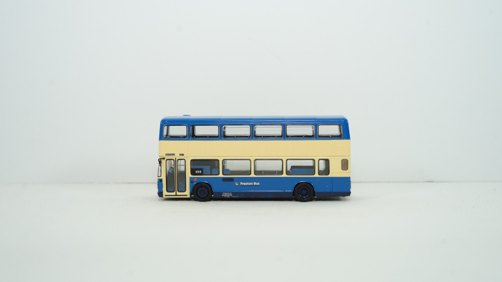 EFE Gilbow 1/76 Leyland ECW Olympian Preston Bus Item 29604 NEW W20