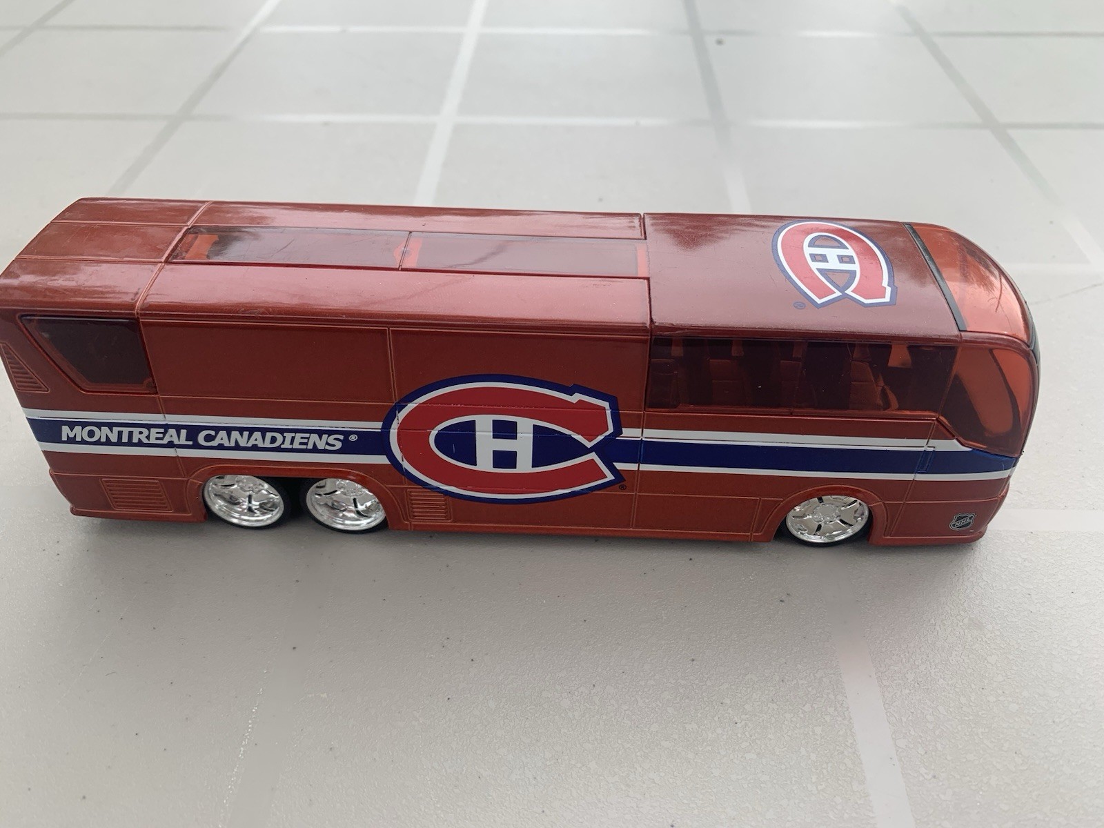 Maisto Top Dog Montreal Canadiens Collector Tour Bus NHL 1:64