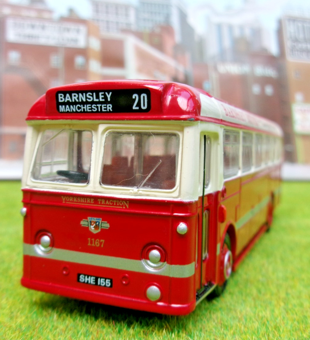 EFE Gilbow Leyland BET Yorkshire . . 1/76 . . OO Ga . . Die-cast Bus . . NIB
