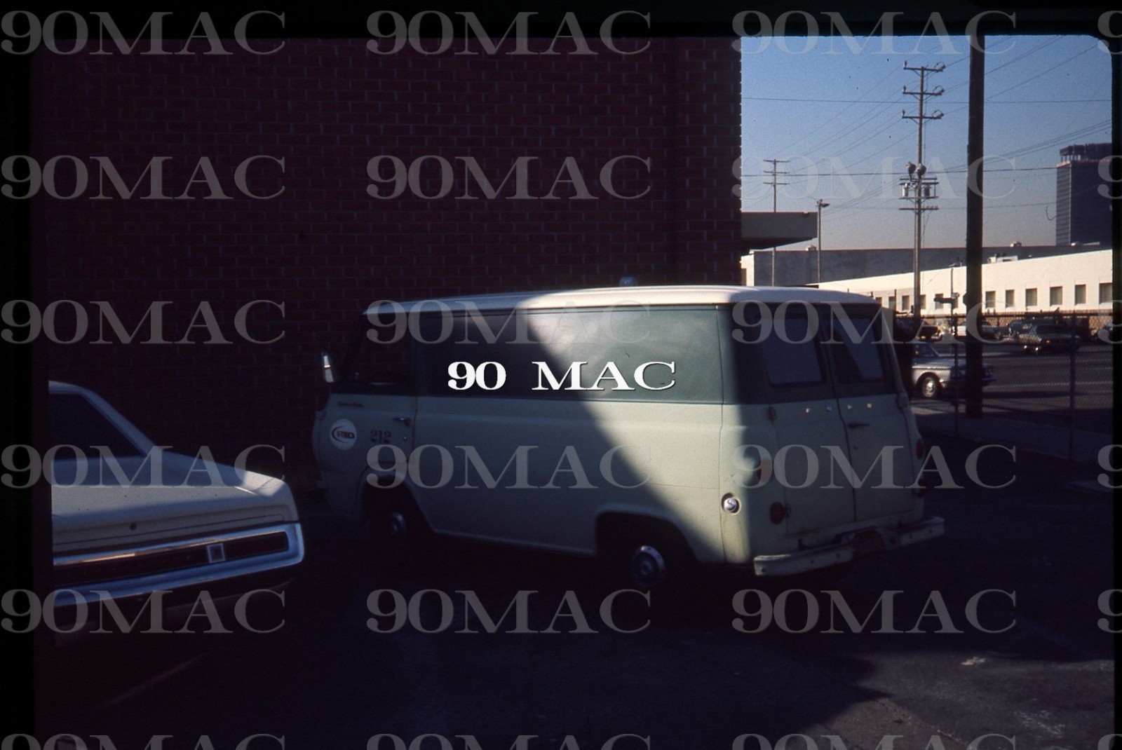 SCRTD-RTD. FORD VAN #212. Los Angeles (CA). Original Slide 1973
