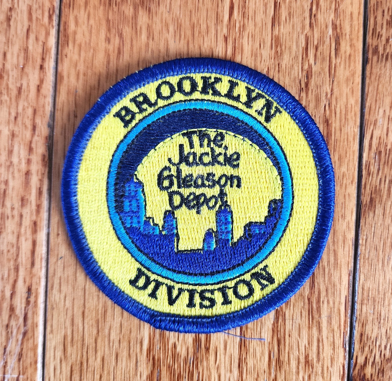 NYCTA NYC BUS JACKIE GLEASON DEPOT BROOKLYN DIVISION EMBROIDERED PATCH NY NOS