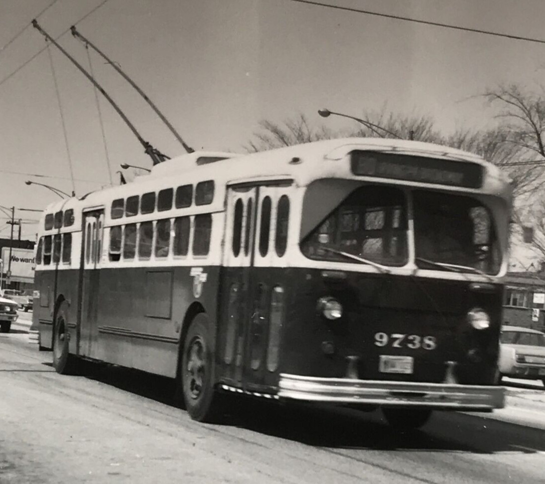 Trackless Trolley Bus Chicago Transit Authority CTA #9738 Route 80 Irving Photo