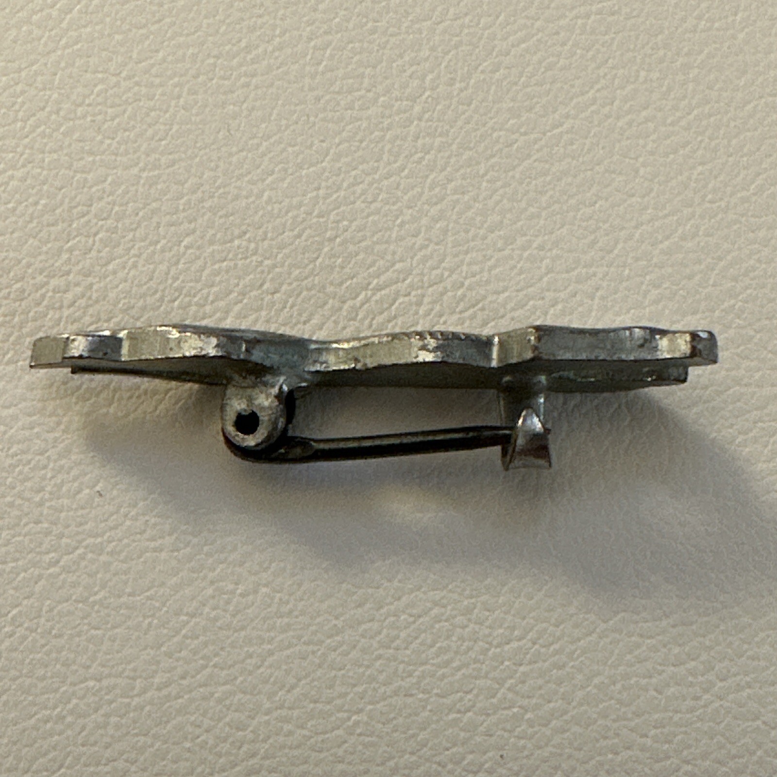Vintage Greyhound Bus Lines Dog Advertising Pin Badge