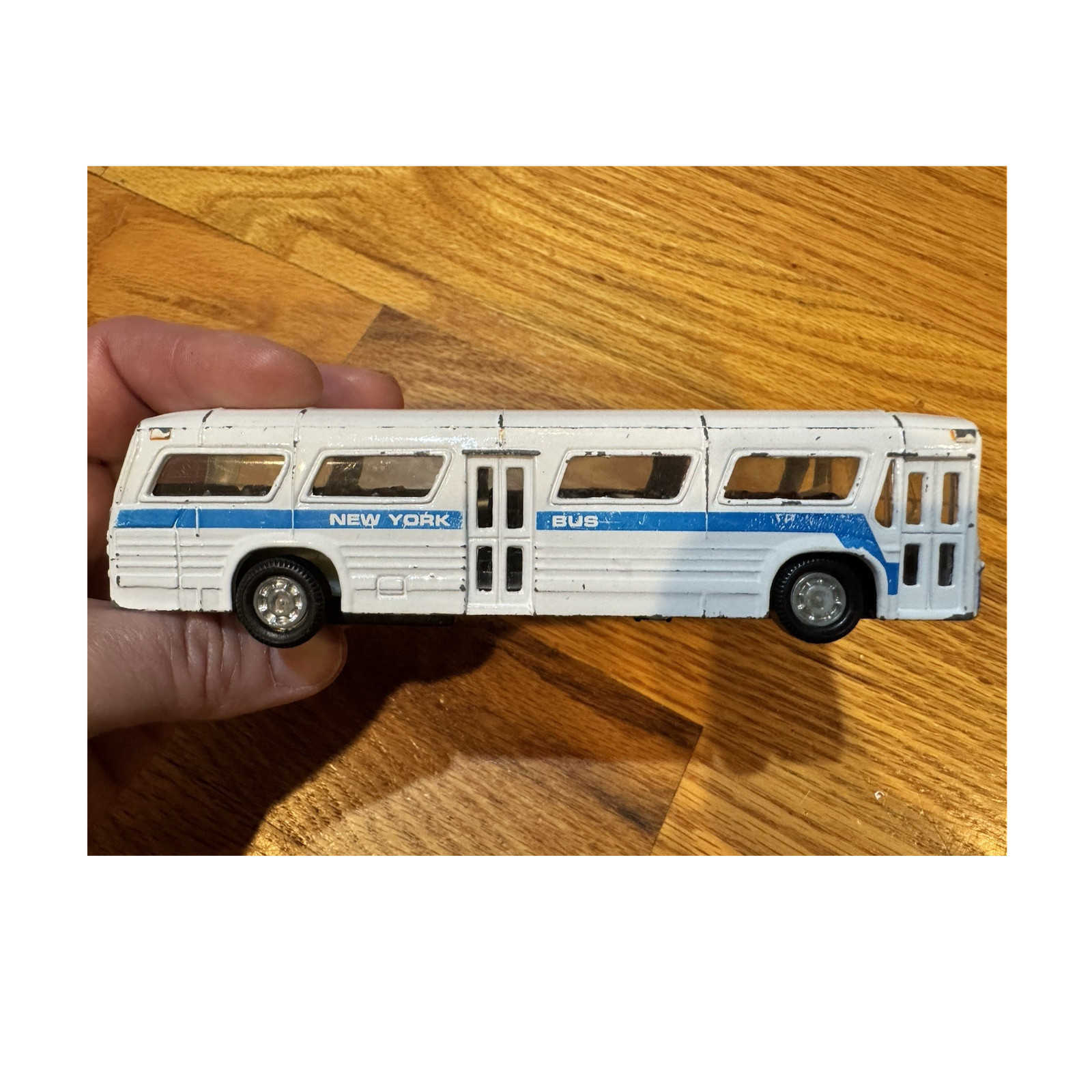 Diecast New York Bus White Blue Central Station Collectible Toy Vehicle