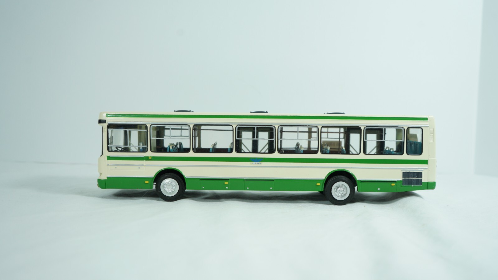 Rare Vector-Models 1/43 Diecast Russian City Bus No Box HO7