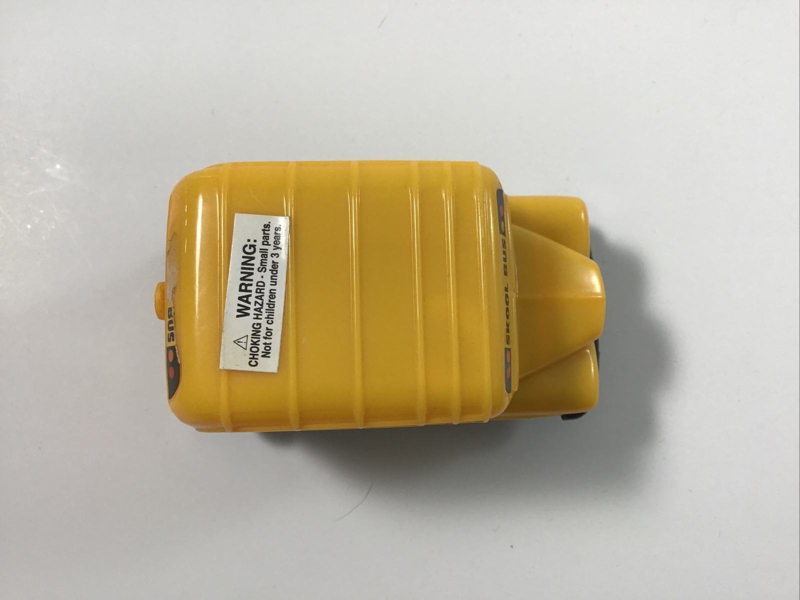 Kidsmania Skool Bus Pullback Toy No Candy Empty