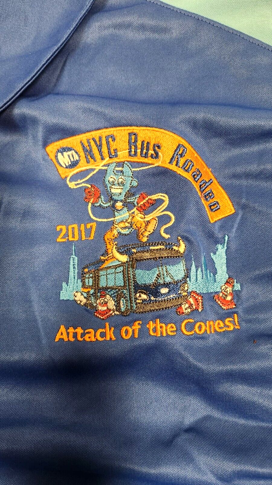 2017 New York City MTA Bus Roadeo Attack Of The Cones Shirt ~ Size 5 XL