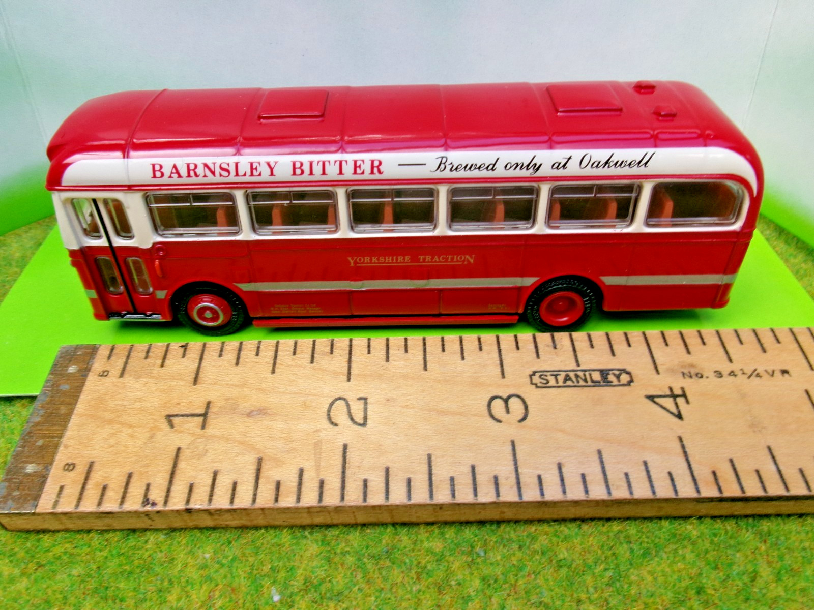 EFE Gilbow Leyland BET Yorkshire . . 1/76 . . OO Ga . . Die-cast Bus . . NIB