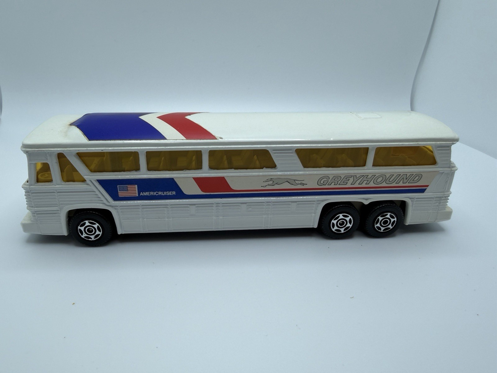 Corgi Greyhound Americruiser Bus Diecast Model White Red Blue Collectible