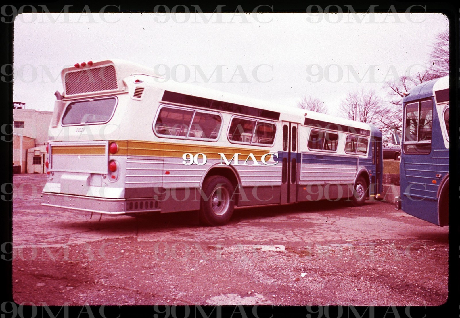 BALTIMORE MTA. FLXIBLE BUS #2824. Baltimore (MD). Original Slide 1974. FACTORY.