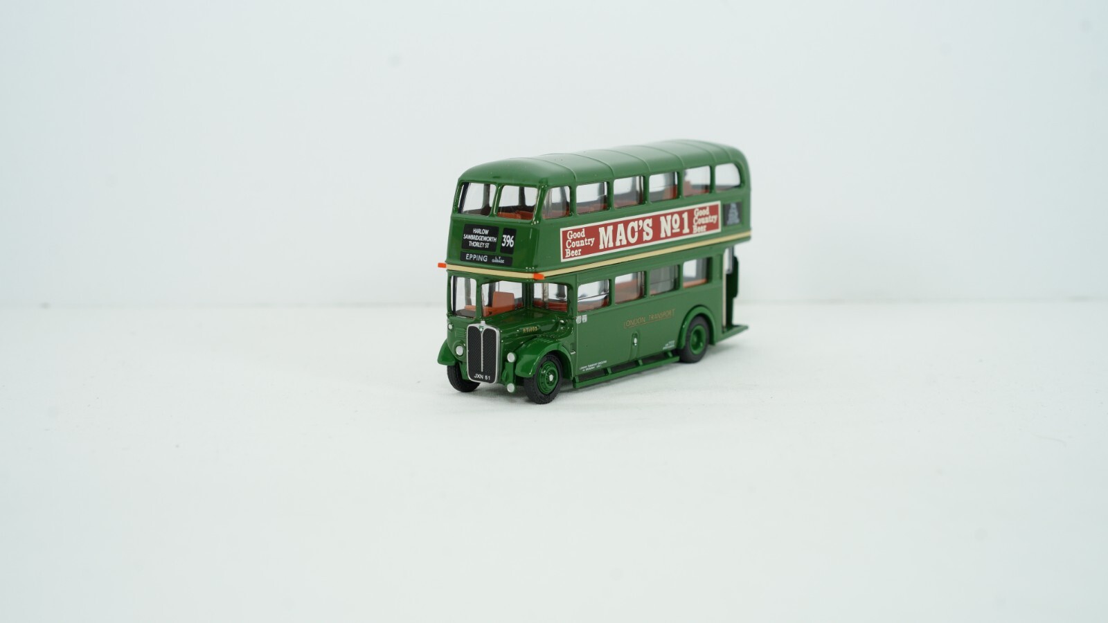 EFE Gilbow 1/76 AEC RT Bus London Transport Item 10132 NEW B25