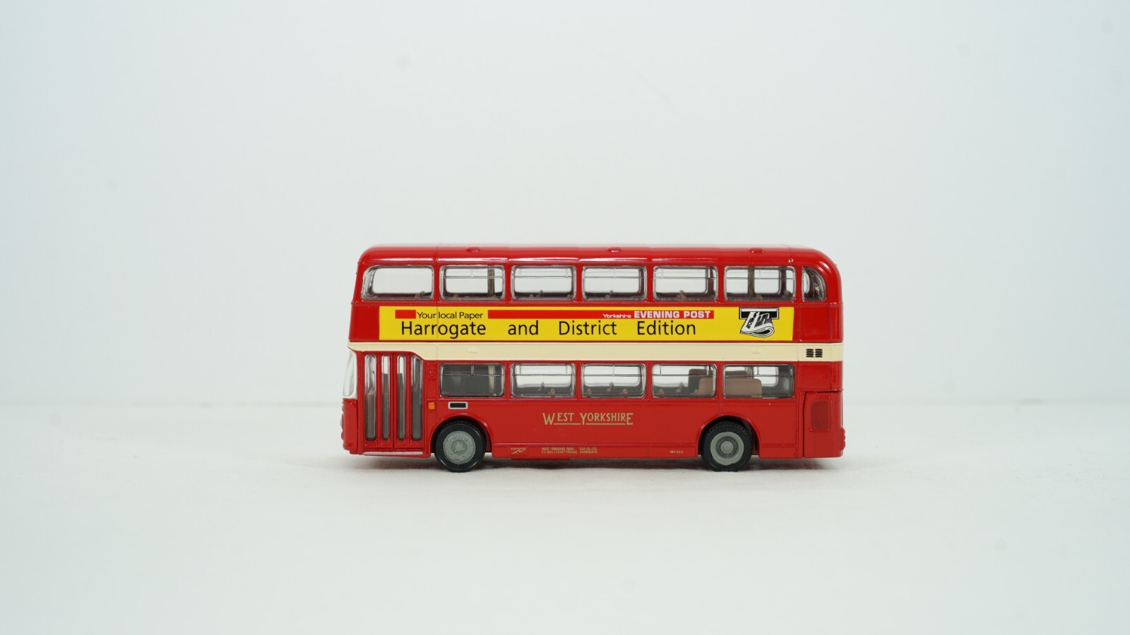 EFE Gilbow 1/76 Bristol VR Series II West Yorkshire D/Deck Bus Item 20305 NEW B1
