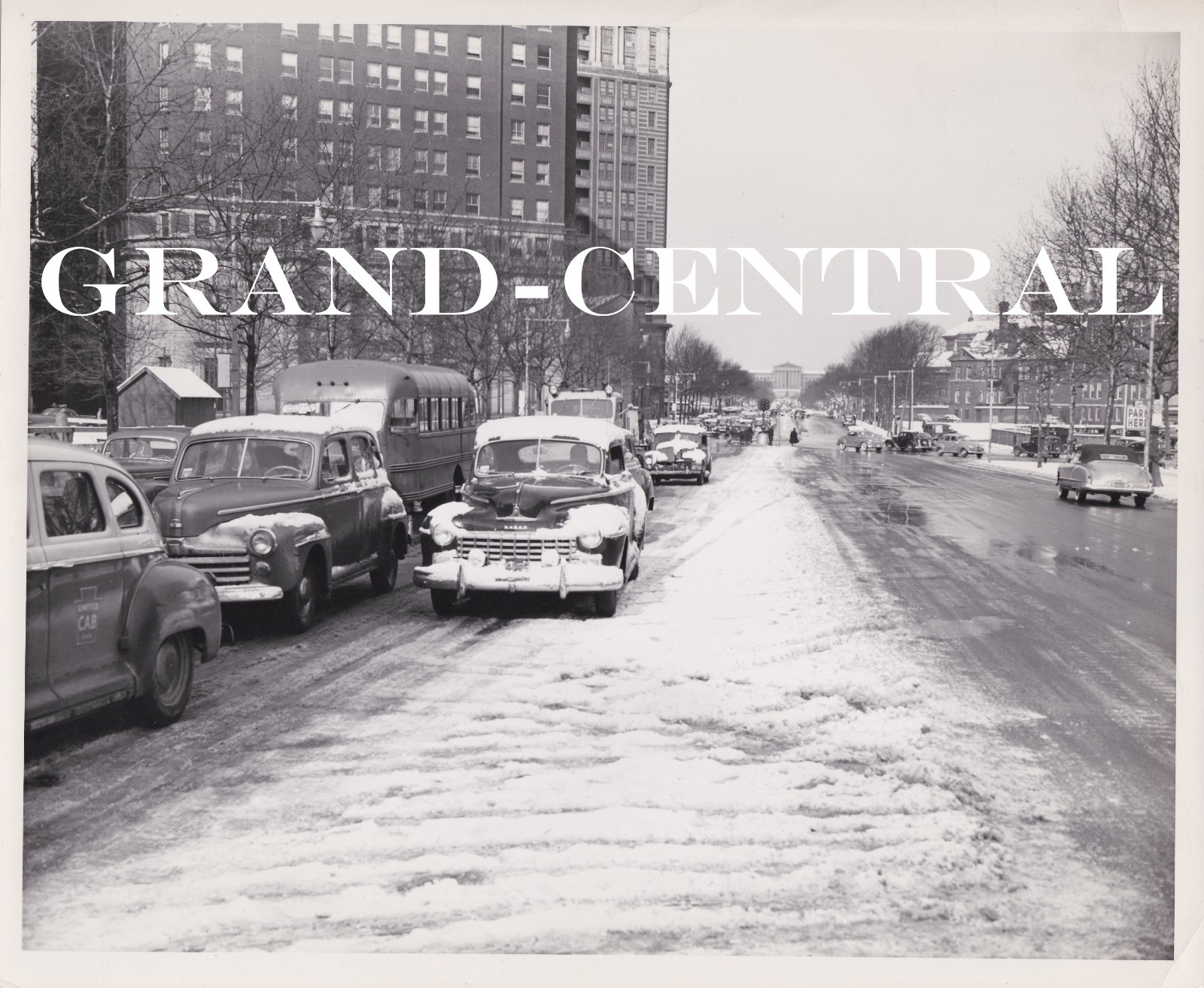 ORIGINAL 1949 PTC PHILADELPHIA TRANSPORTATION CO BUS PHOTO 1st DAY OF STRIKE PA.