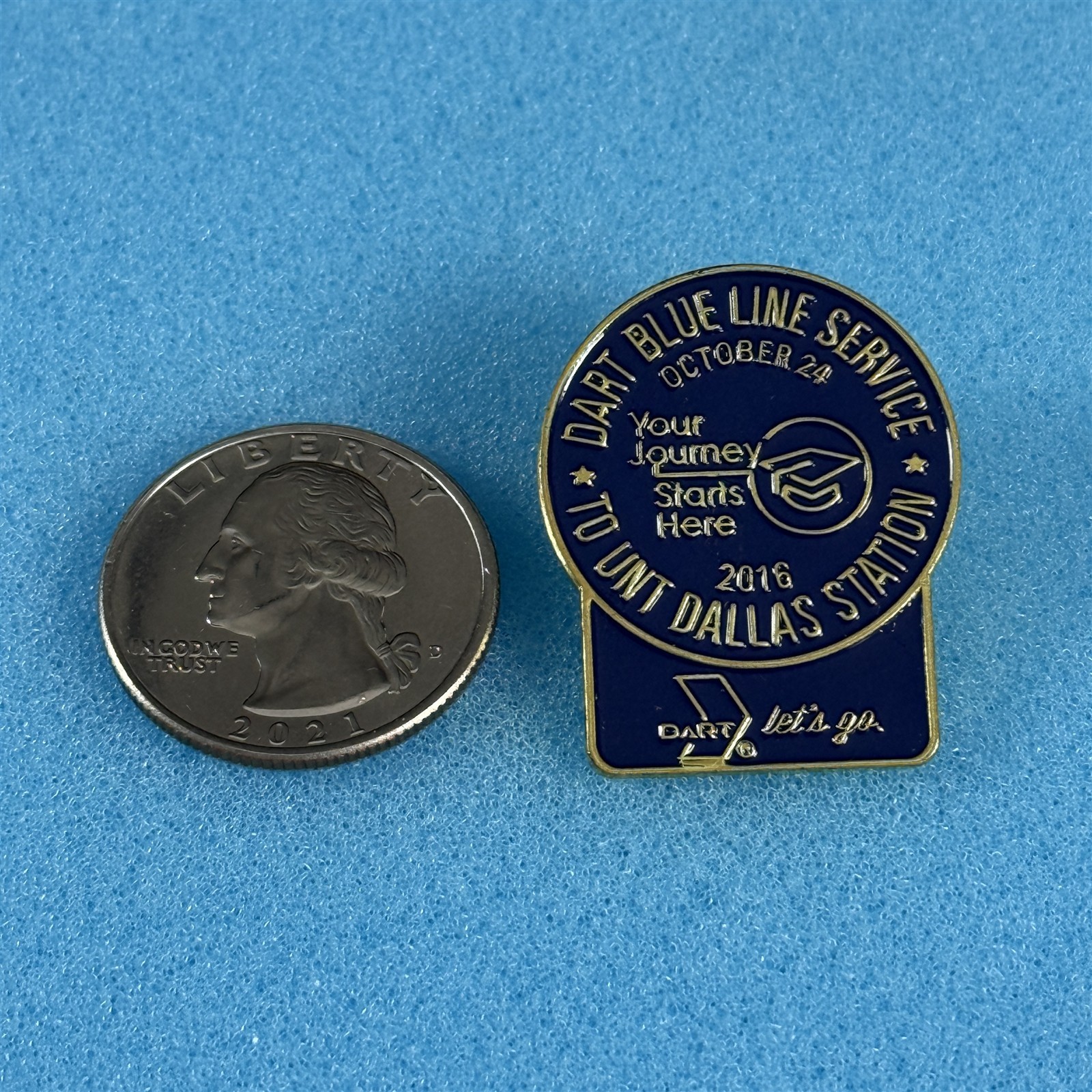 DART Dallas Area Rapid Transit Bus Blue Line Service To UNT Pin Pinback #59630