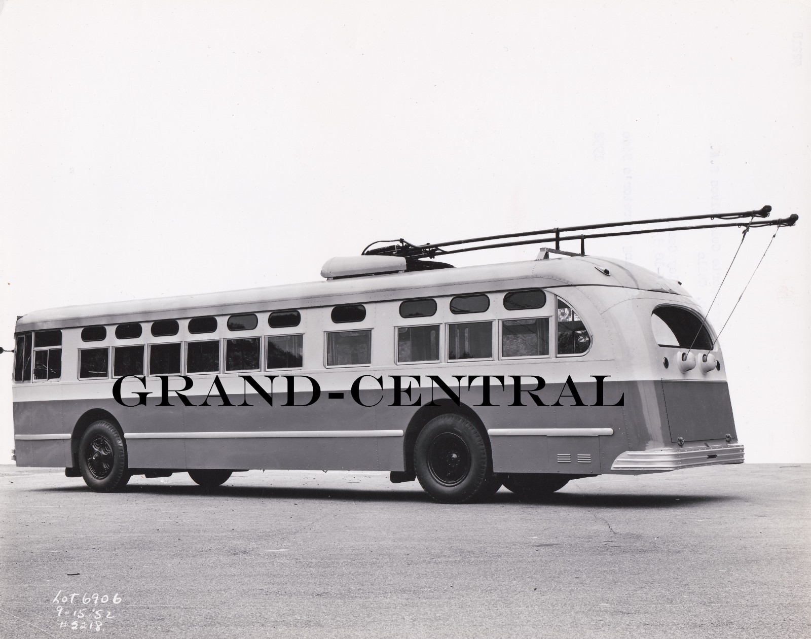 ORIGINAL 1952 NATIONAL PUBLIC TRANSPORT CO TROLLEY BUS PHOTO VALPARAISO CHILE #1