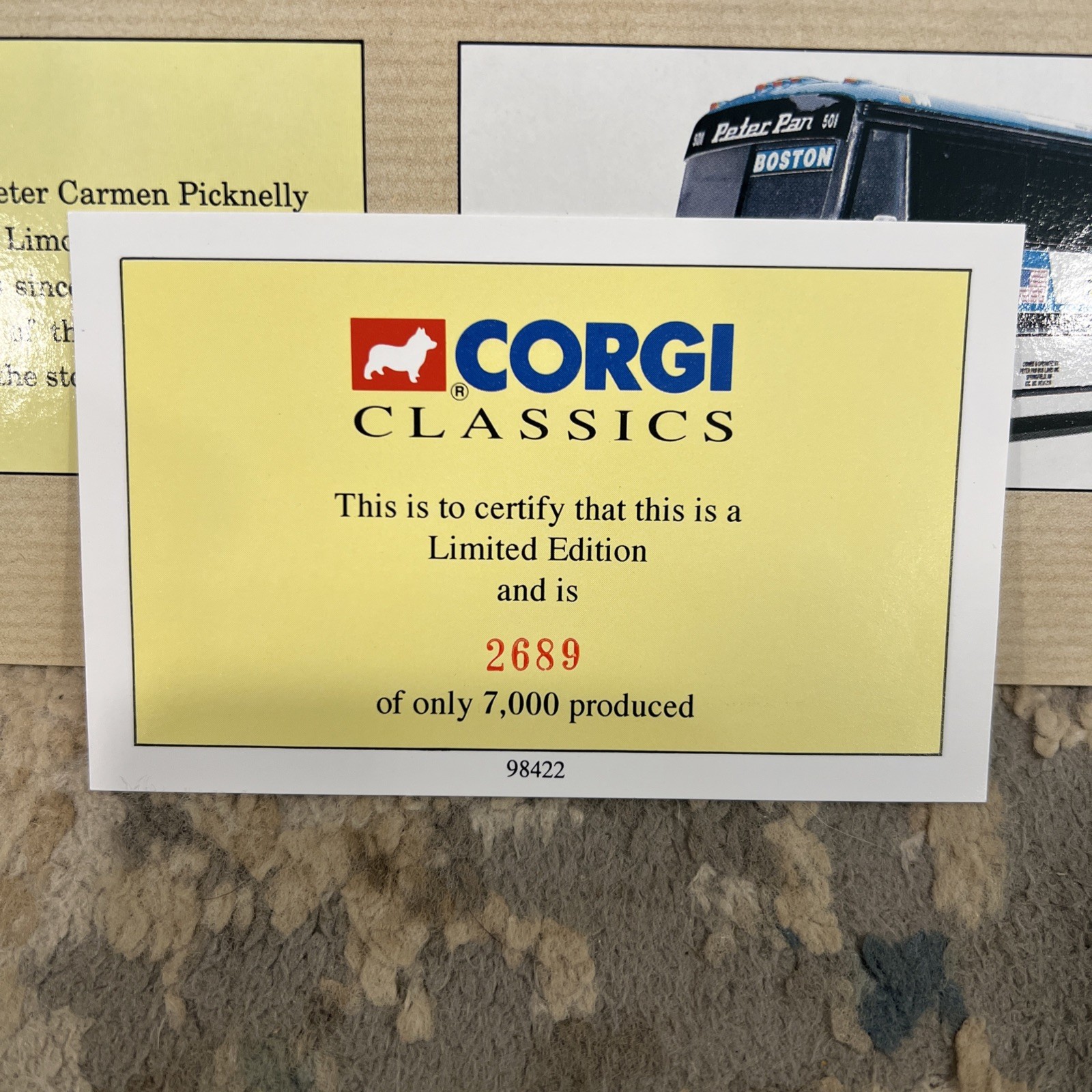 NIB Corgi #98422 Peter Pan Trailways Boston Bus MCI-102 DL3 #501 Diecast