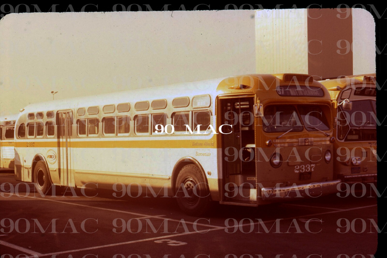 SCRTD-RTD. GM COACH #2337. El Monte (CA). Original Slide 1976.