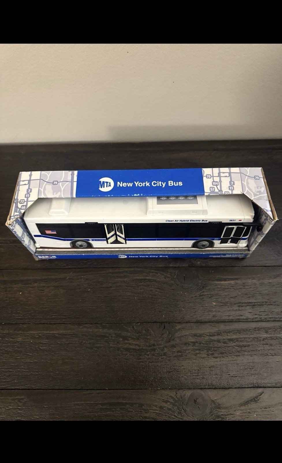 Daron MTA New York City Bus Collectible Model Clean Air Hybrid Electric