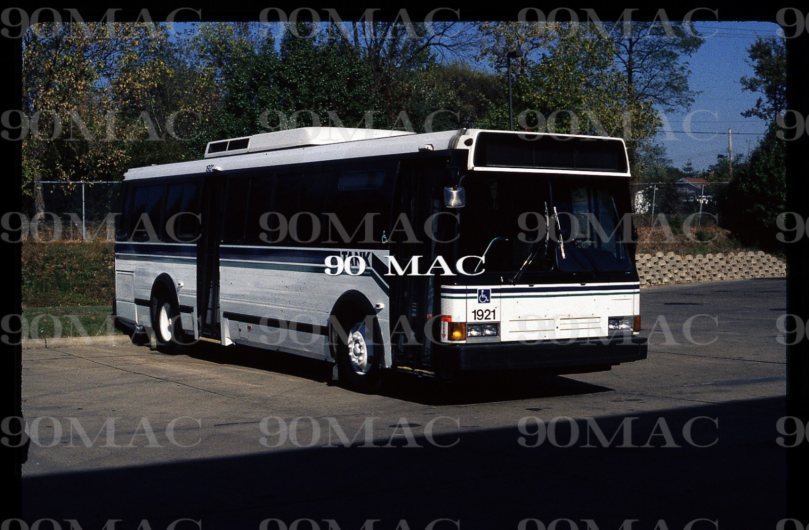 TANK. FLXIBLE METRO BUS #1921. Covington (KY). Original Slide 1997. NEW!