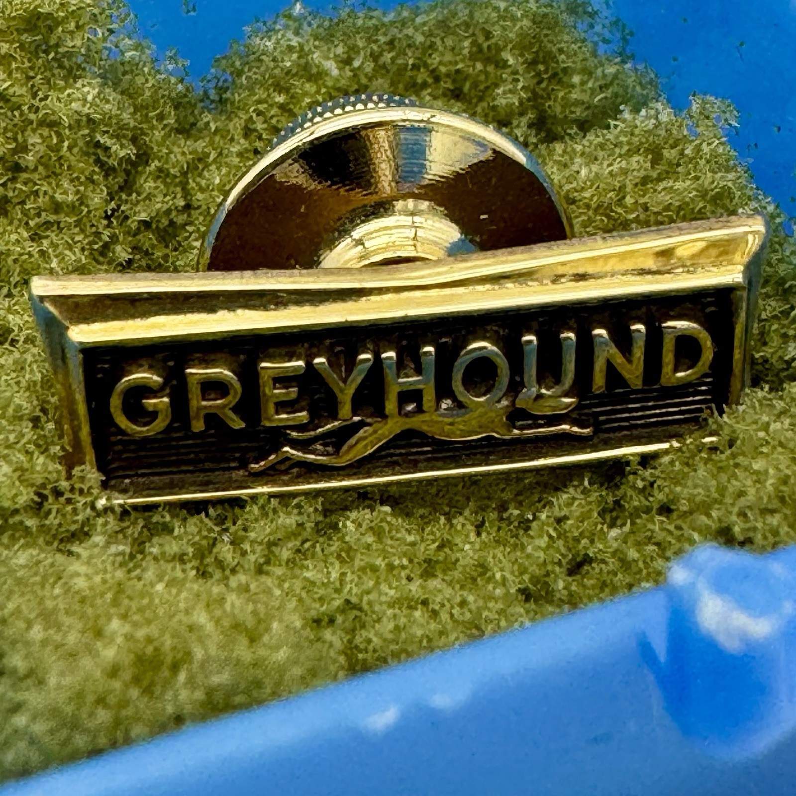 VTG 10k Gold Fill Greyhound Bus Dog Logo Lapel Pin Tie Tack RARE