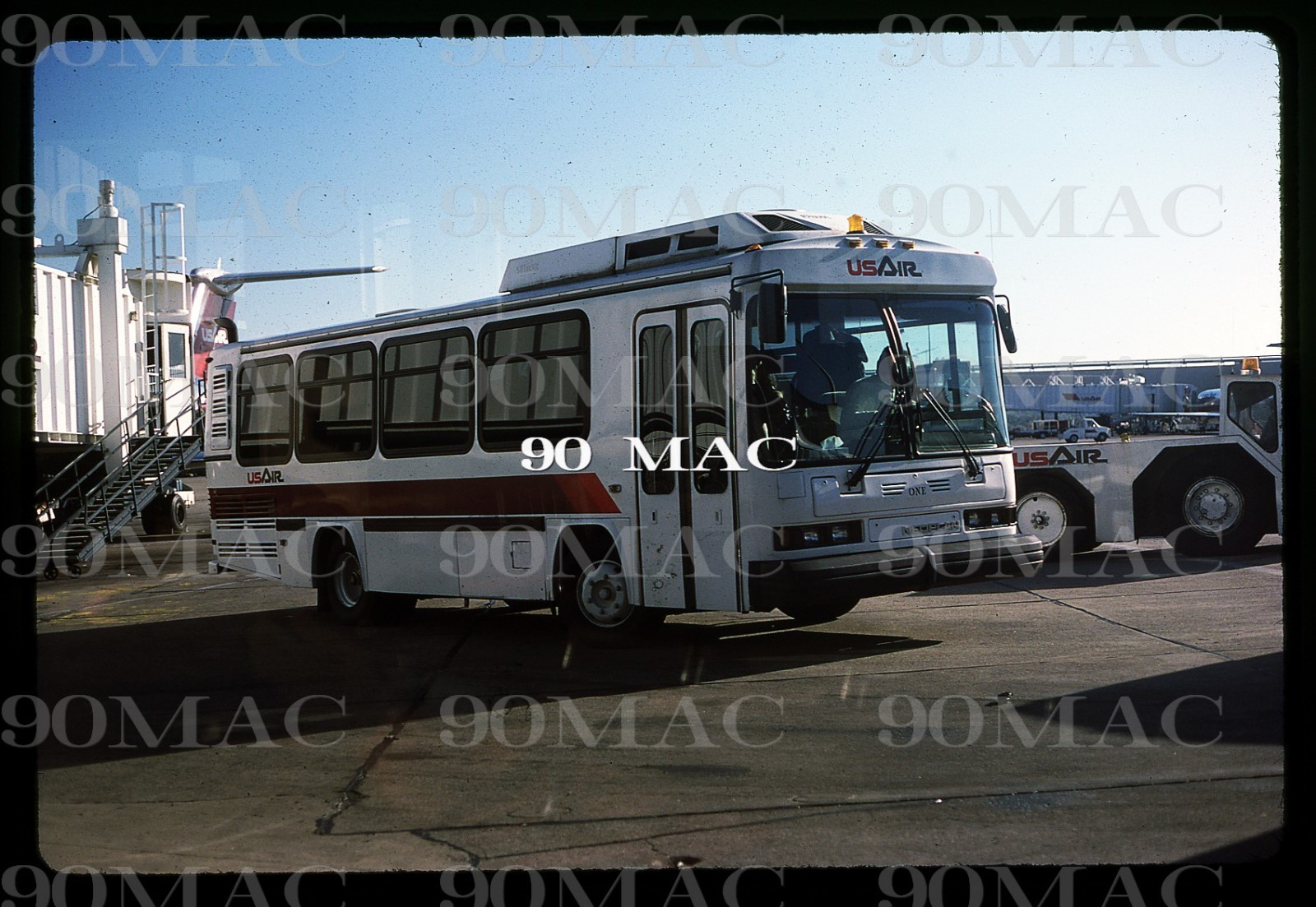 US AIR. NEOPLAN BUS #1. Pittsburgh (PA). Original Slide 1987.