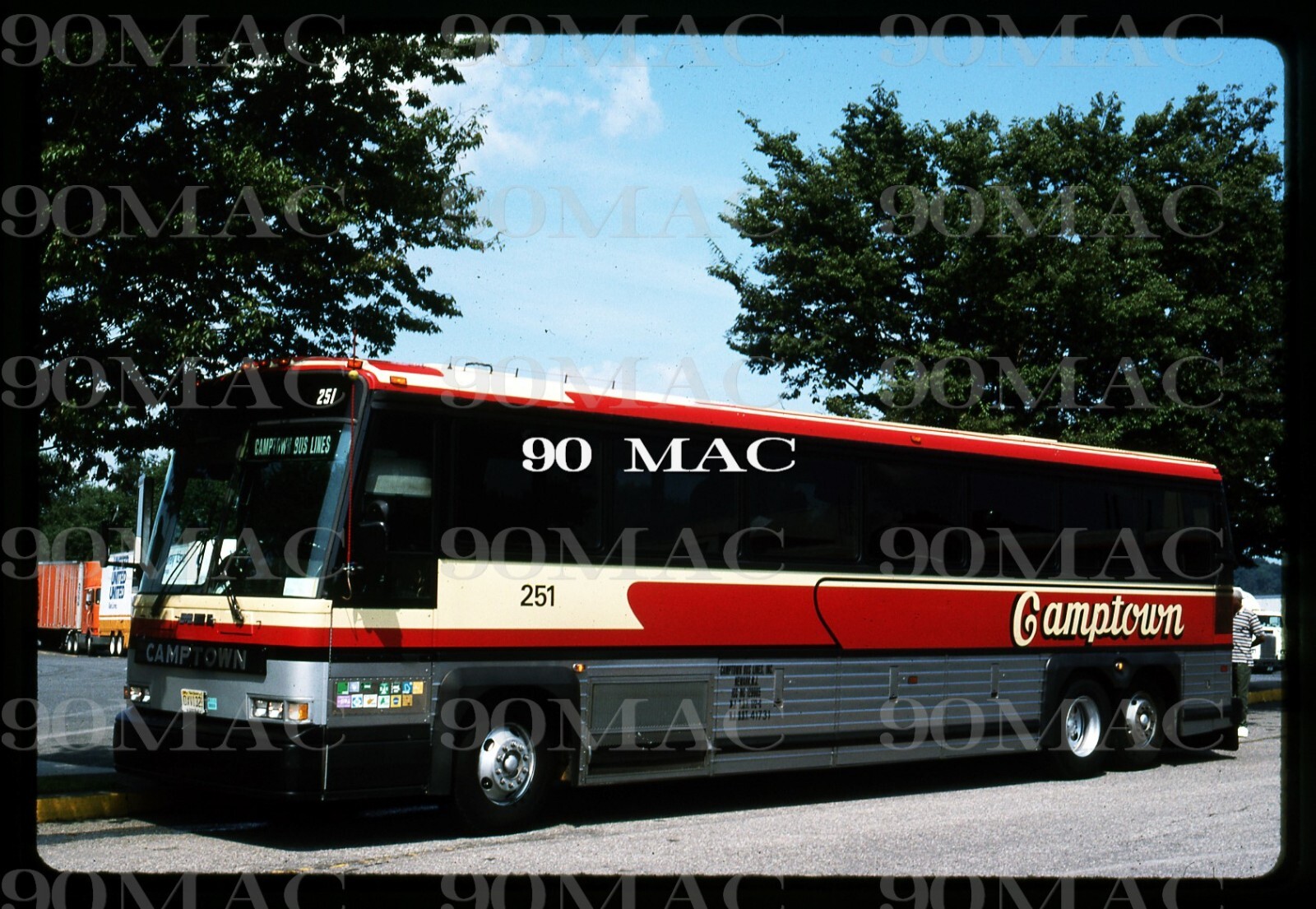 CAMPTON BUS LINES. MCI BUS #251. Bloomsburg (NJ). Original Slide 1996.