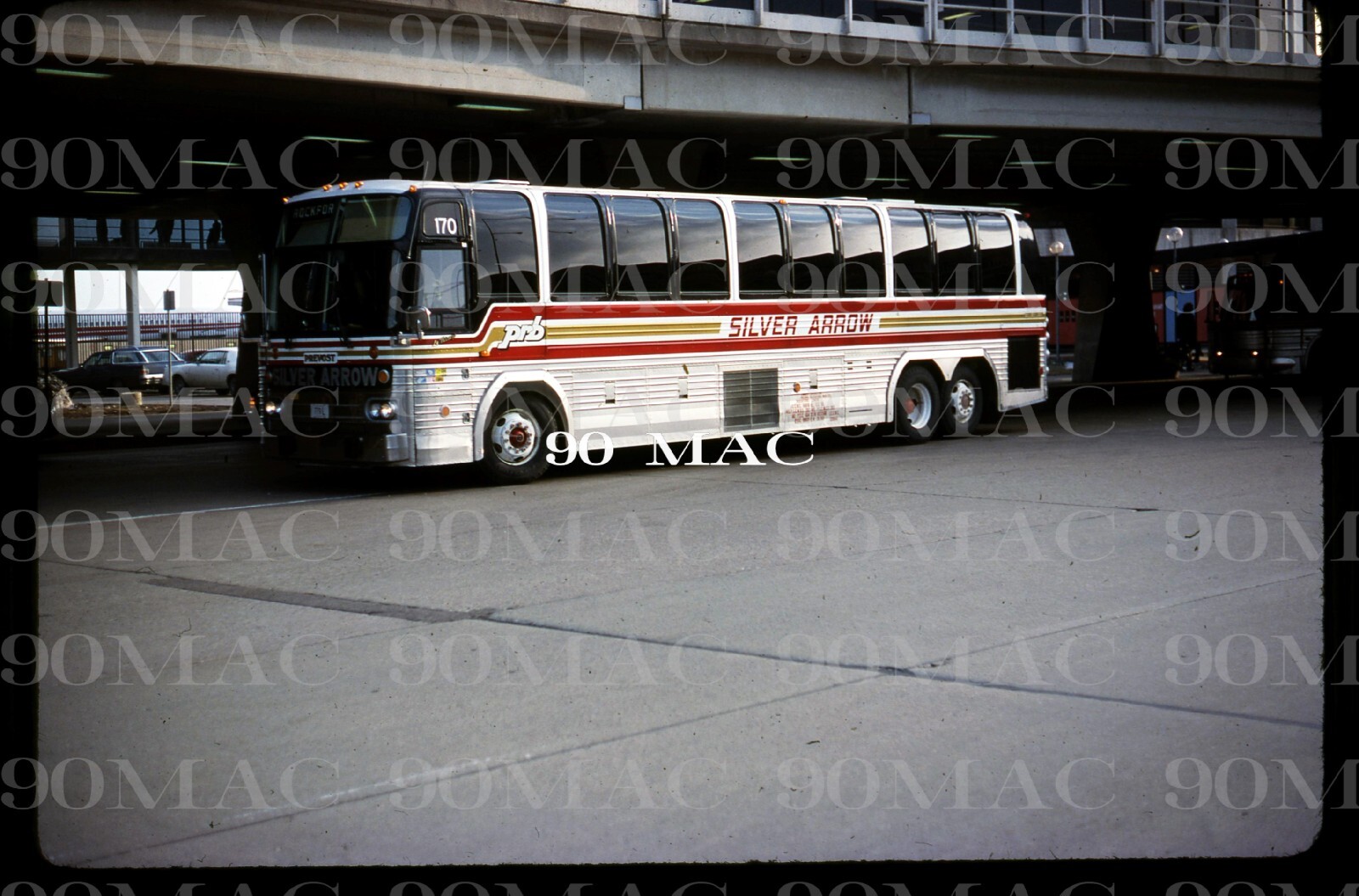 SILVER ARROW-PRB. PREVOST COACH #170. Peoria (IL). Original Slide 1979.