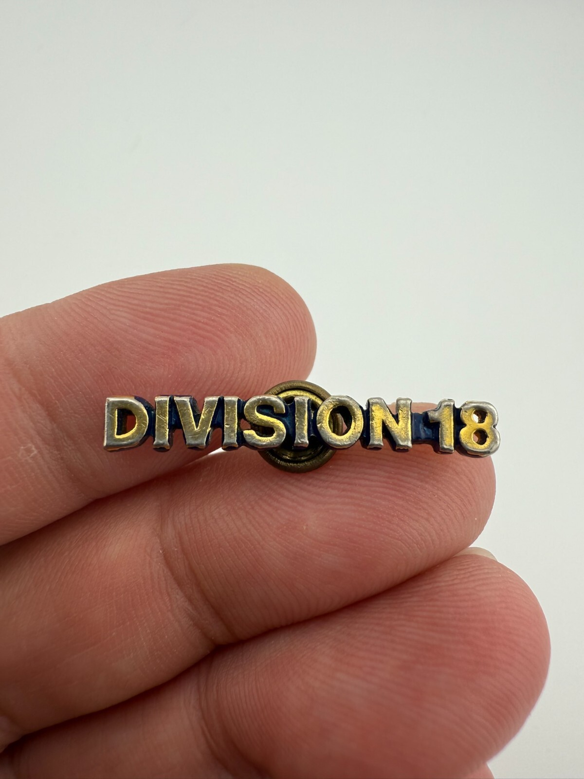 LACMTA Los Angeles County Metropolitan Transportation Division 18 Screwback Pin