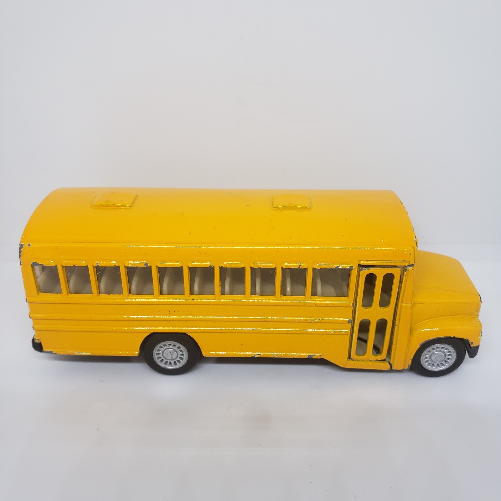Toysmith Die-Casting School Bus Friction Moving Toy Yellow Bus 2012