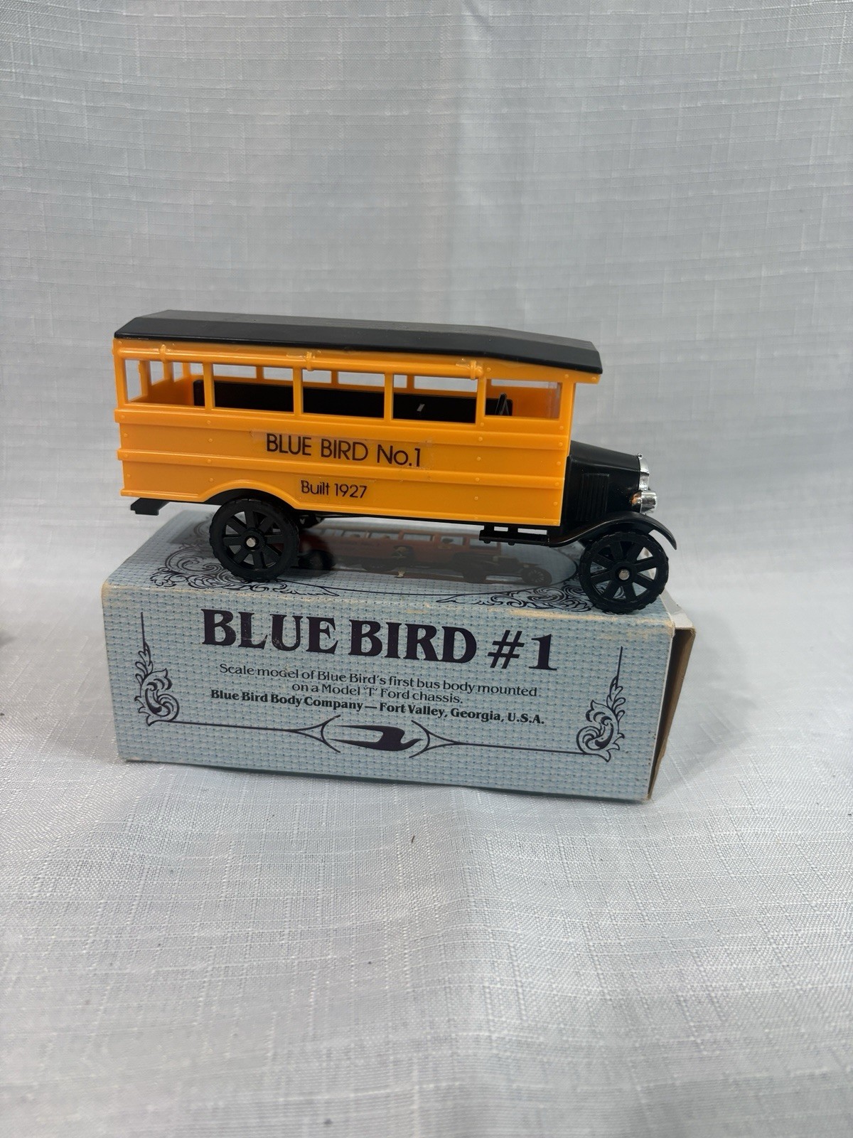 VTG Jimson 380 1927 Ford Model T Blue Bird No. 1 Plastic Scale Model School Bus