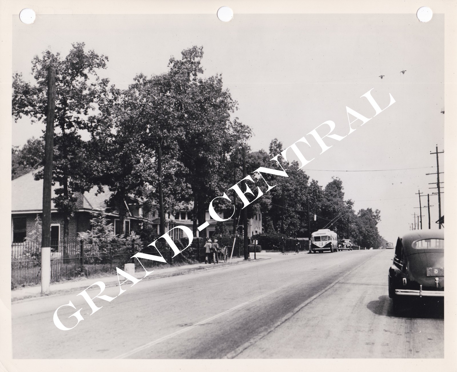 VINTAGE TROLLEY BUS PHOTO TRACKLESS TROLLEY UNKNOWN