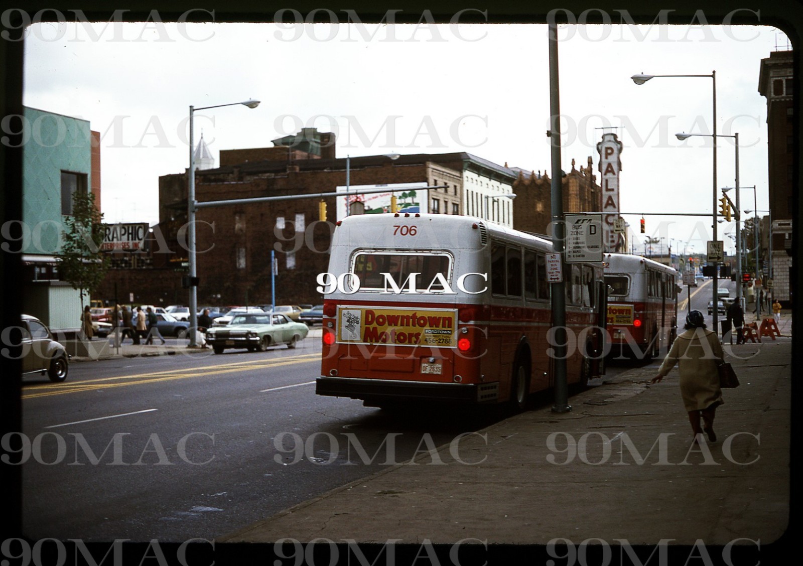 CANTON RTA. AM GENERAL BUSES #706. Canton (OH). Original Slide 1977.