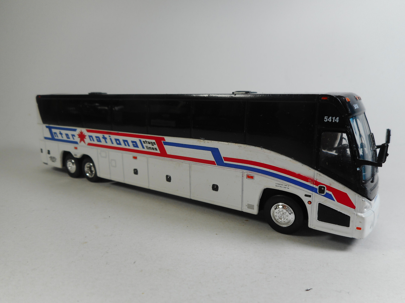 Iconic Replicas 1:87 MCI J4500 Coach International Stage Lines USA