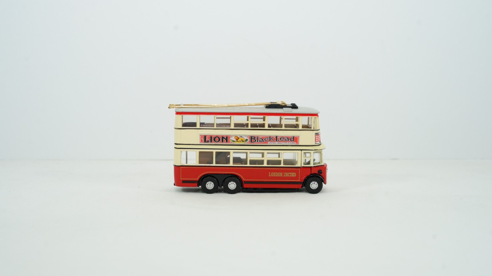 Matchbox 1931 Diddler London United D/Deck Trolleybus Item YET03-M NEW B50