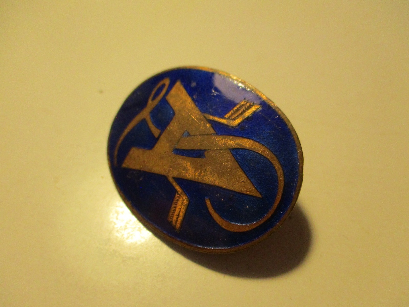 FINLAND RARE BIG OLD BUS DRIVERS ENAMELED BREAST BADGE TO UNIFORM